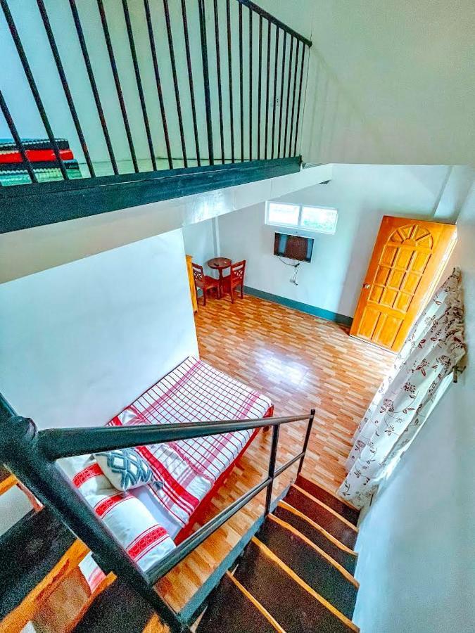 Airport View Hotel Виган Экстерьер фото
