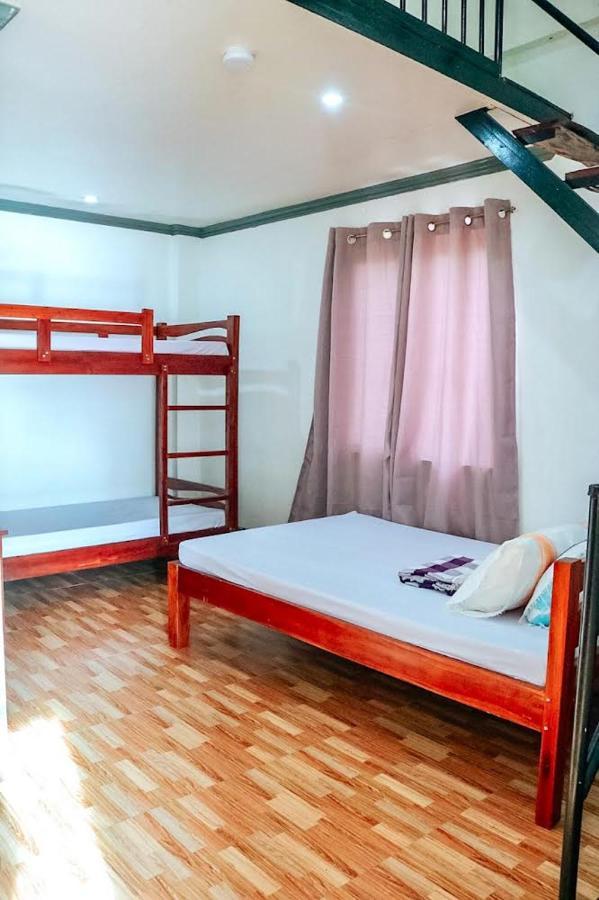 Airport View Hotel Виган Экстерьер фото