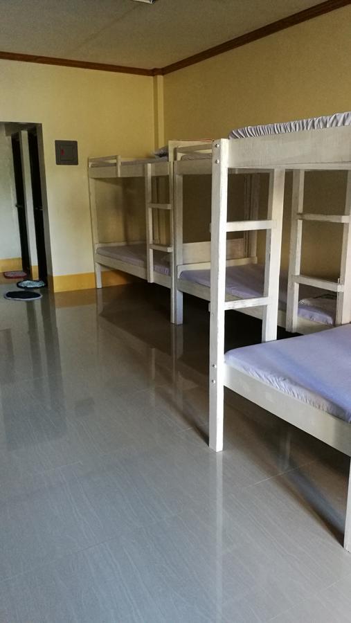 Airport View Hotel Виган Экстерьер фото